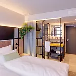 Hotel Me And Ulm, By Hyatt 4*