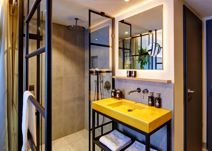 Me And Ulm, By Hyatt