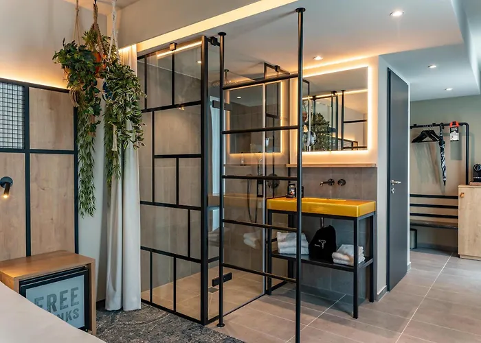 Me And Ulm, By Hyatt מלון אולם