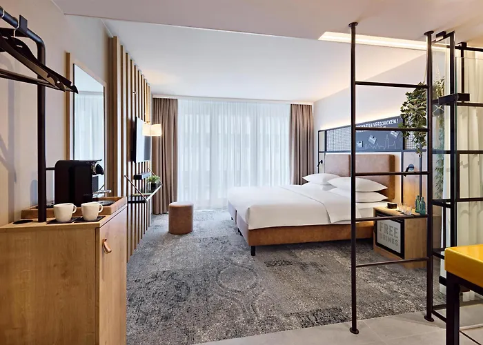 Me And Ulm, By Hyatt 4* אולם